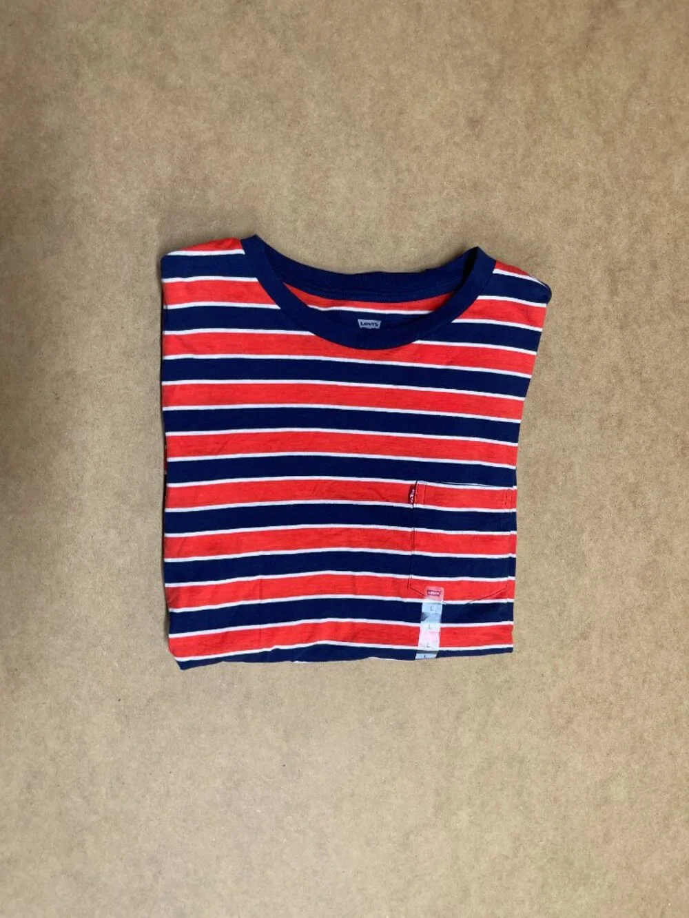 Levi’s Men’s Standard Red Blue Stripe Short Sleeve Pocket Tee in Size Large New